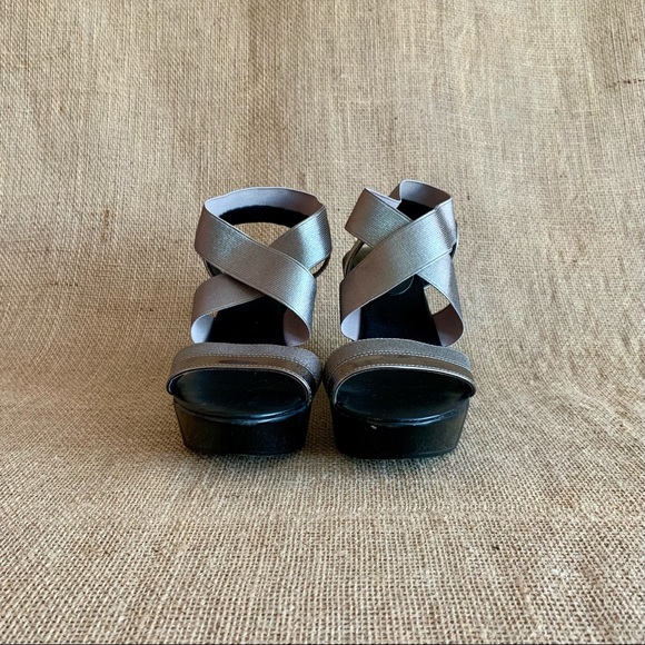 CHARLES by CHARLES DAVID Wedge Sandals Silver 8 - Picture 2 of 10